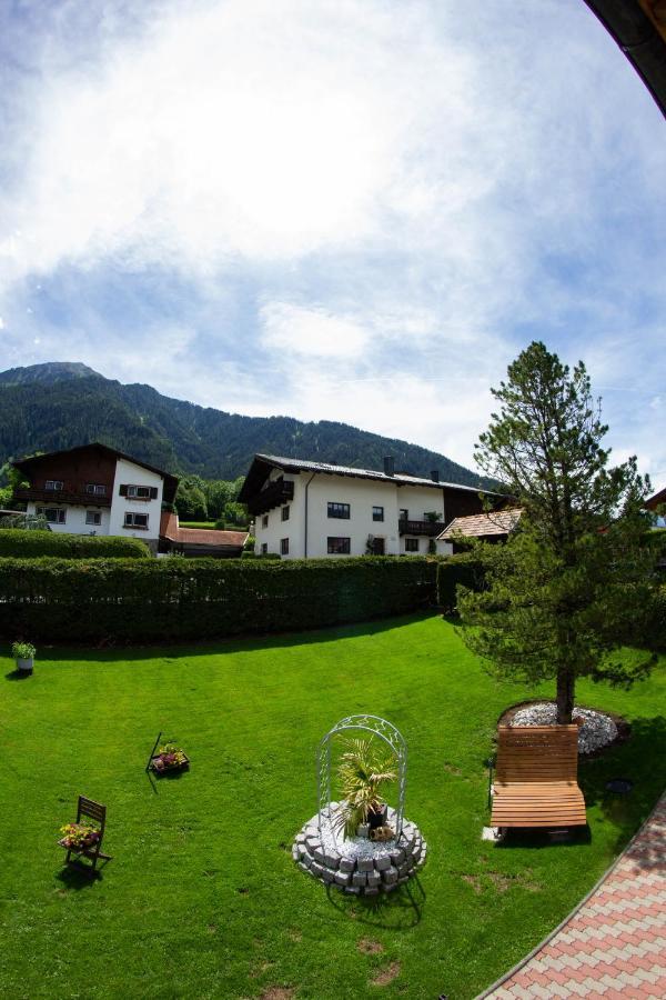 Apart Schoene Aussicht Sautens Exterior photo